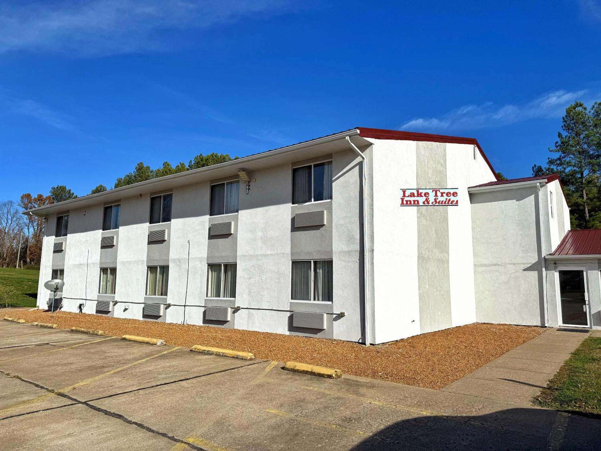 Lake Tree Inn & Suites Marion Zewnętrze zdjęcie