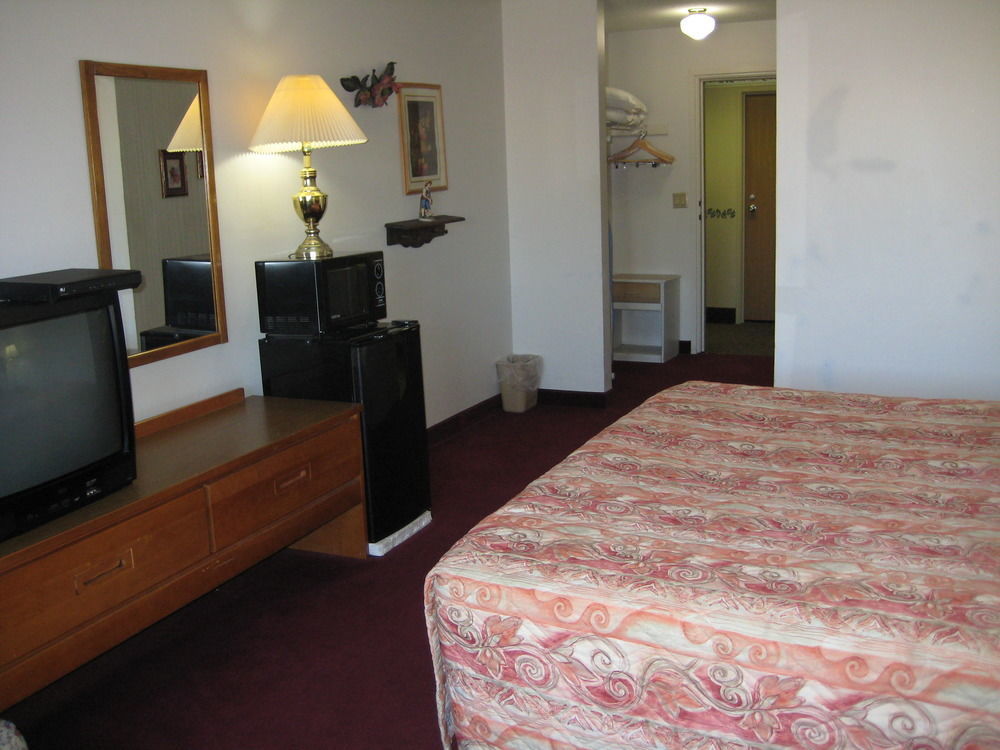 Lake Tree Inn & Suites Marion Zewnętrze zdjęcie